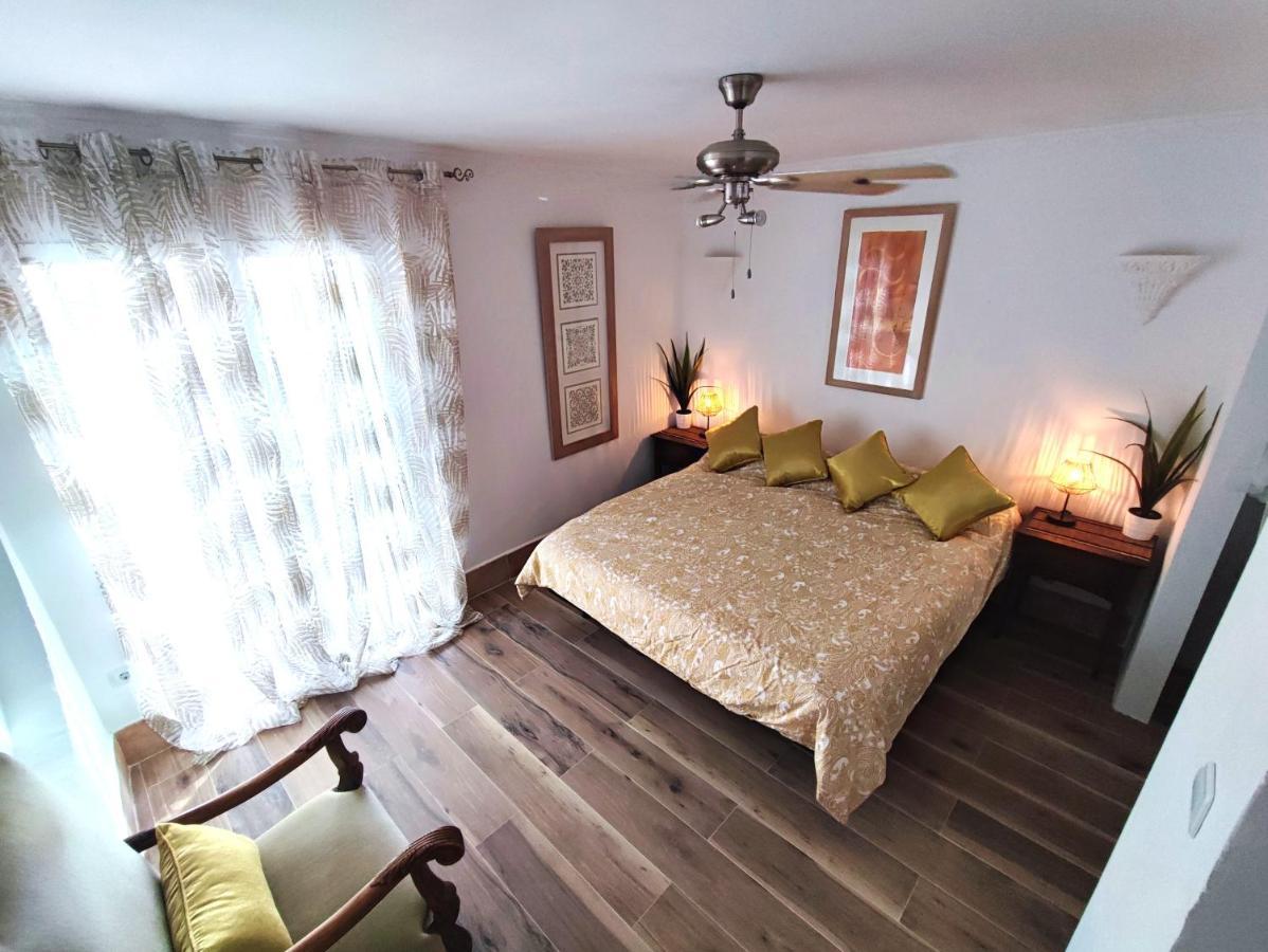 Cortijo Pennymaria Poolside Apartment Near Montefrio With Stunning Views מראה חיצוני תמונה