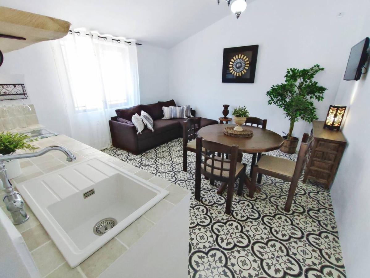 Cortijo Pennymaria Poolside Apartment Near Montefrio With Stunning Views מראה חיצוני תמונה