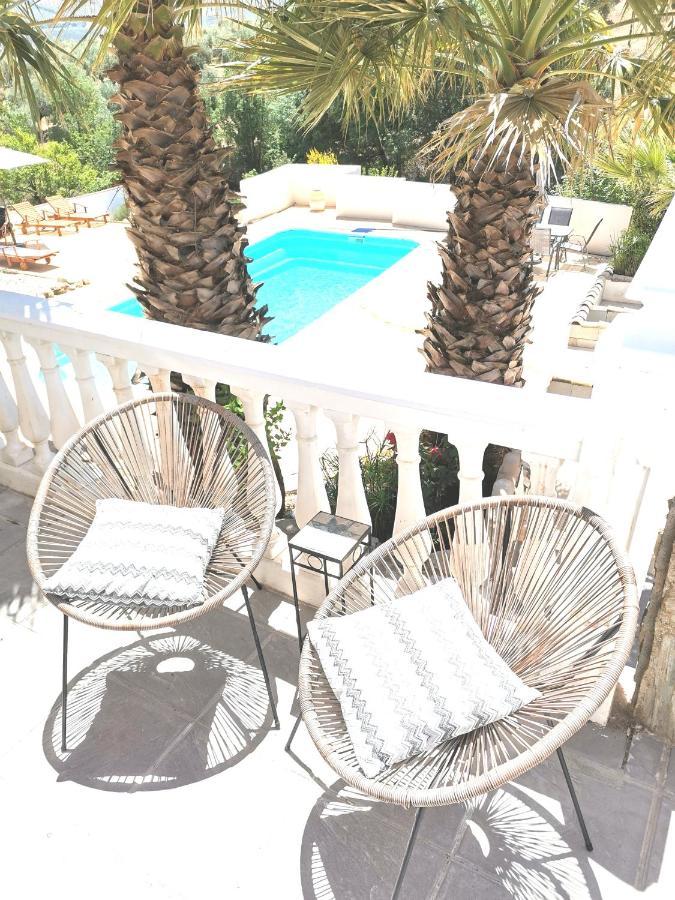 Cortijo Pennymaria Poolside Apartment Near Montefrio With Stunning Views מראה חיצוני תמונה